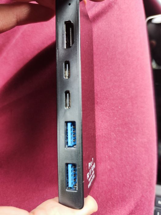 Surface Pro 7+  com skin, caneta, bolsa e hub