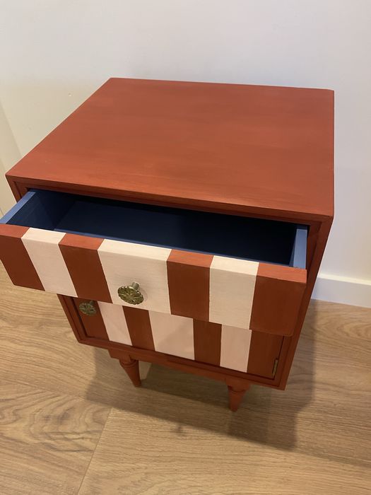 Mesa vintage de cabeceira/apoio