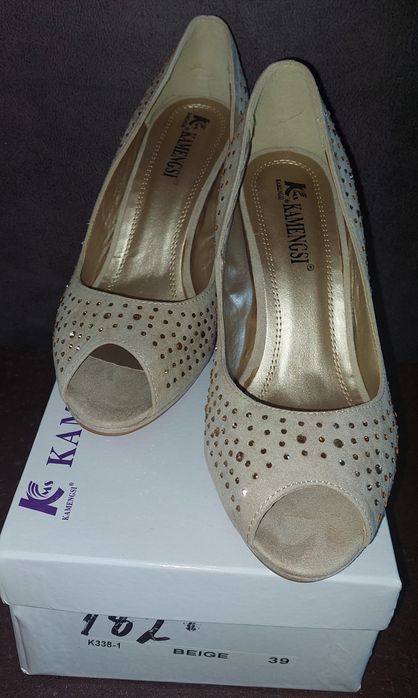 Туфлі жіночі на підборах