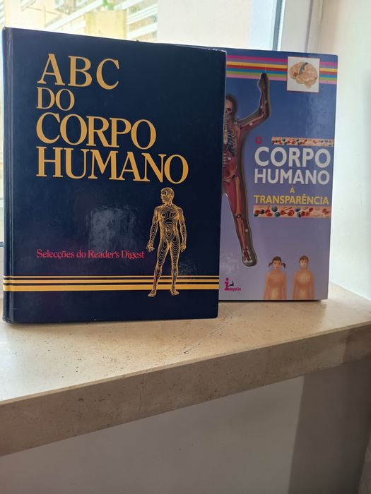 Vendo estes livros para desocupar todos em bom estado entrego em mãos em Alcobaça