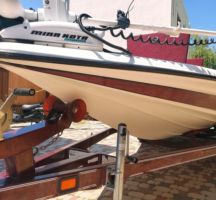 Лодка Triton TR21 + Лафет + Mercury 225 EFI Америка човен