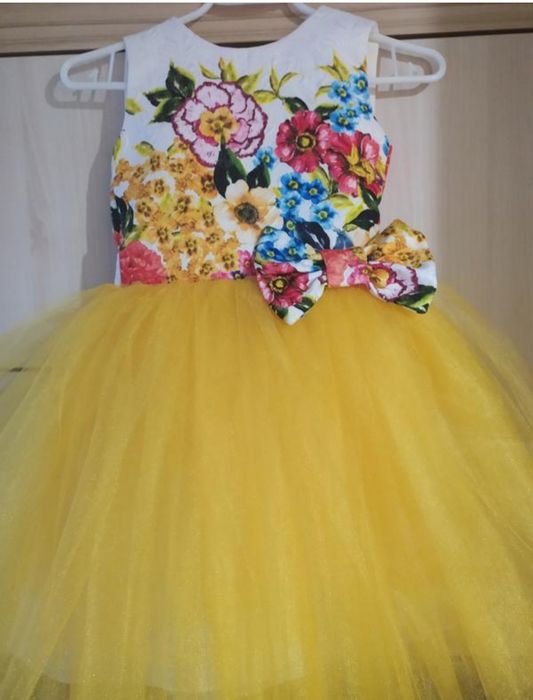 Платье пышное нарядное наряд цветочек весна