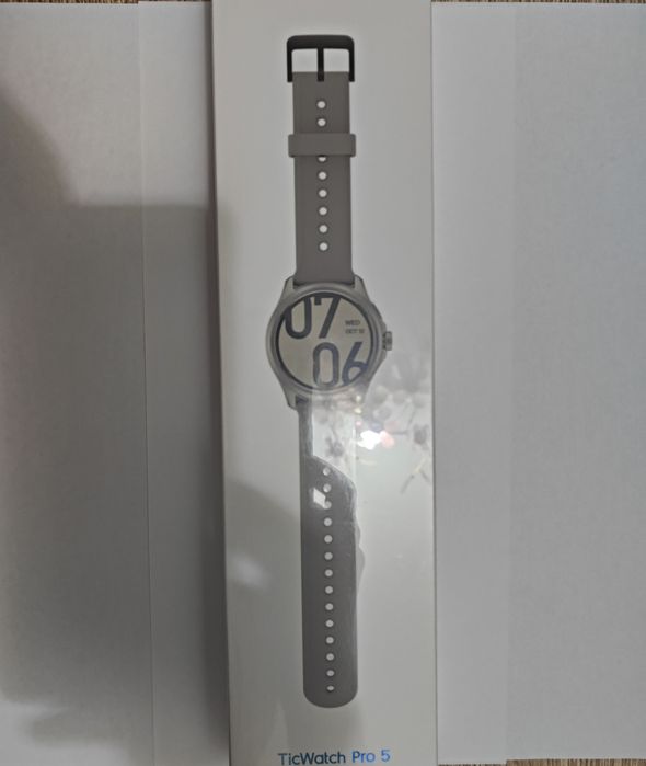 Смарт часи Mobvoi Ticwatch pro 5 sandstone , NFC, wear os.