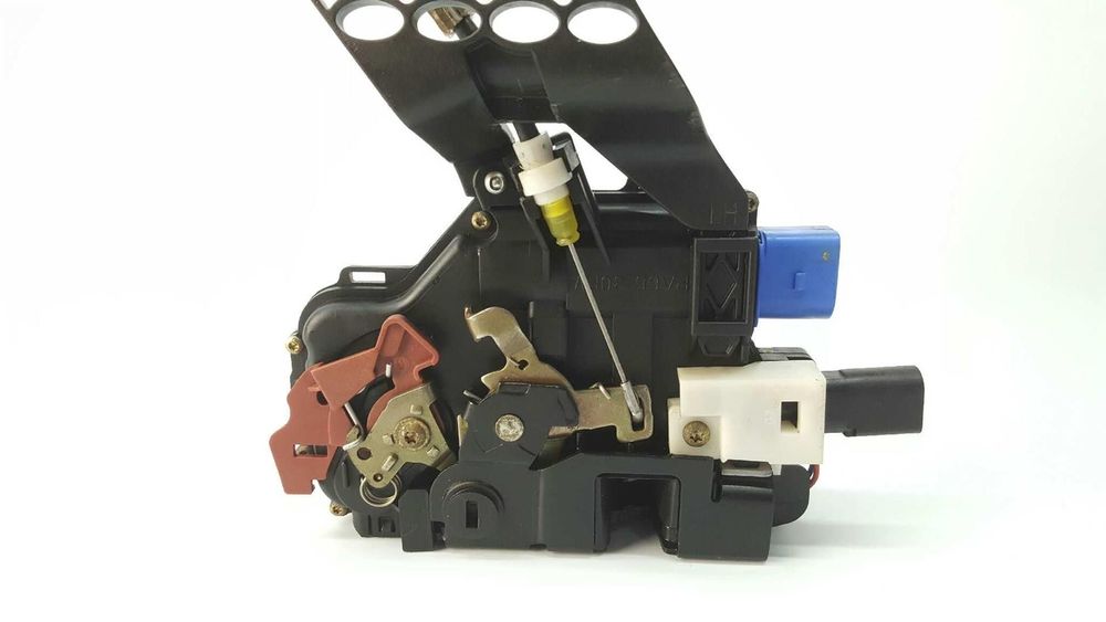 FECHADURA PORTA TRASEIRA ESQUERDA VOLKSWAGEN TOUAREG 2004 -7L0839015F