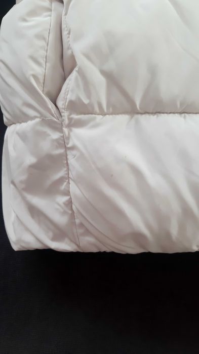 Kurtka zimowa typu puffer r. 120 6-7 lat Zara kremowa ecru