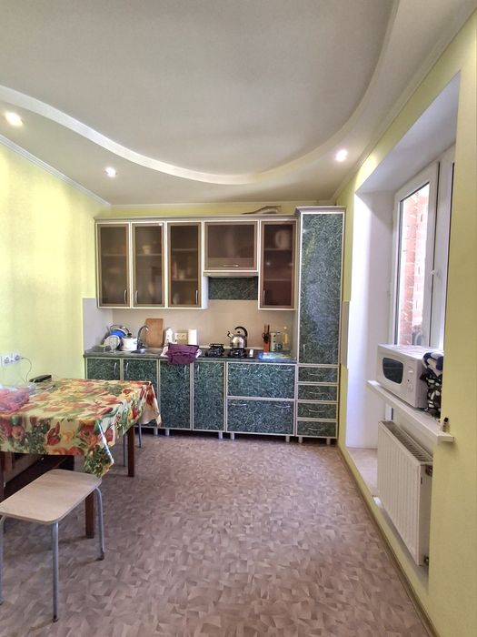 Продам квартиру в престижном районе . .