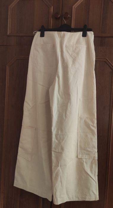 Брюки carrot fit із високою талією від Zara, розмір М