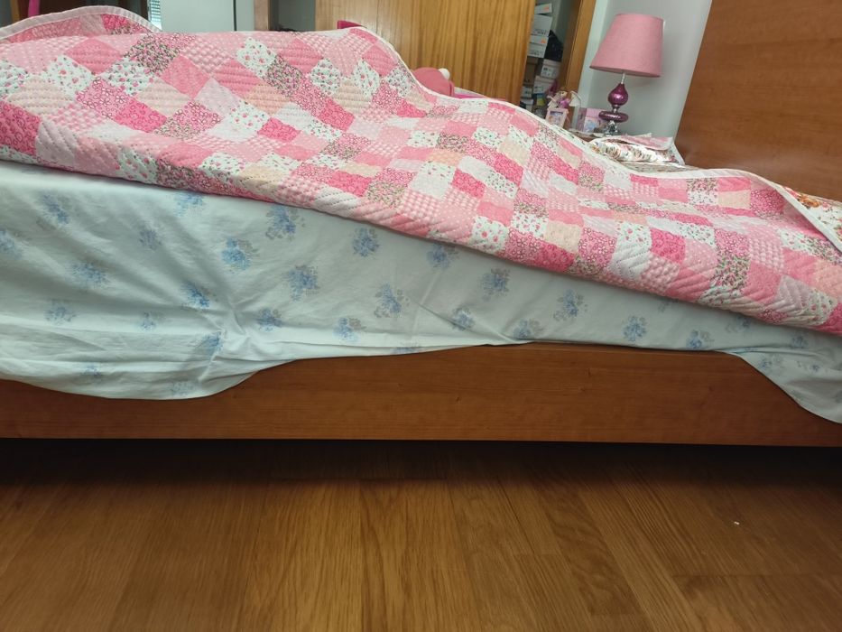 Cama de solteiro como nova