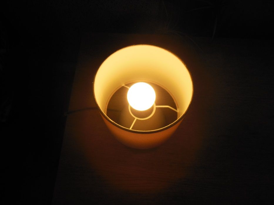 Lampka nocna beżowa
