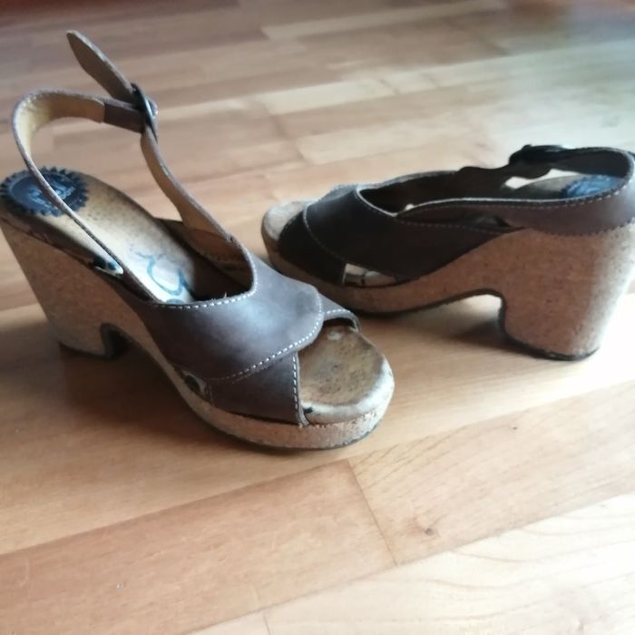 Sandálias Fly London