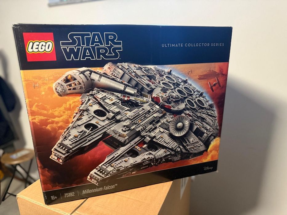 Falcon  Millenium Lego Stars 75192  Nowy