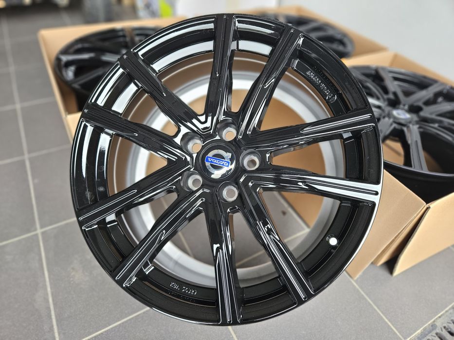 Volvo 20 " Nowe 5x108 EX30 XC40 XC60 V90 CC V60 Cross Country Czarne
