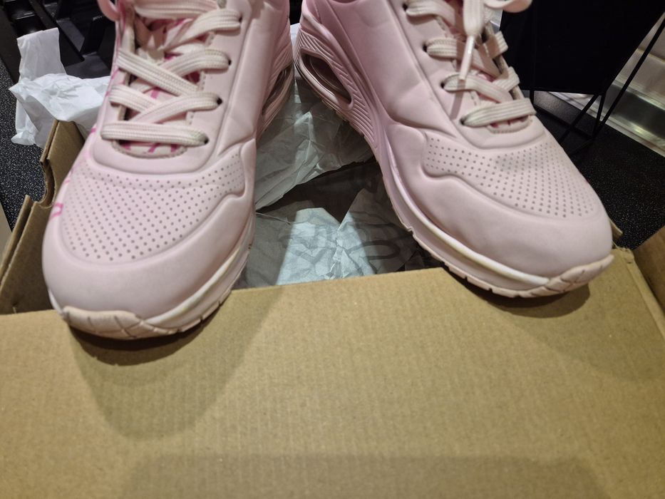 Кросівки дівчині Skechers рожеві кроссовки девочке розовий р.38