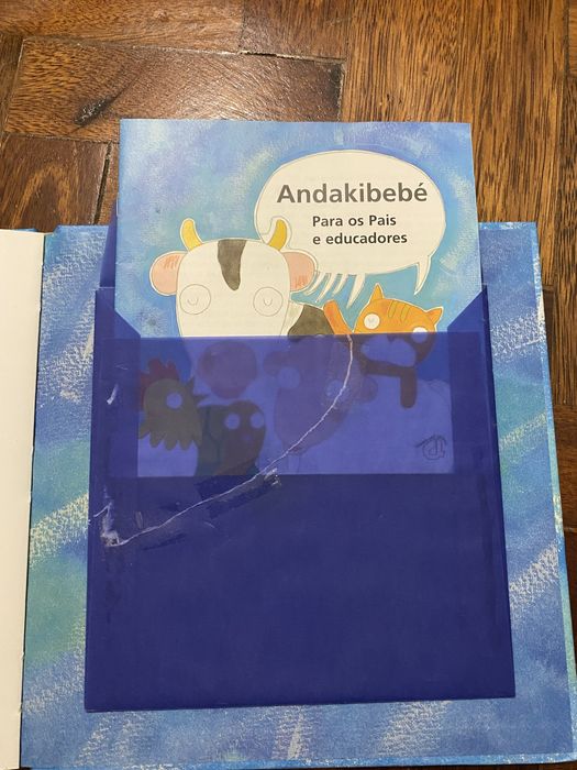Livro + CD + Guia para pais e educadores "Andakibebé"