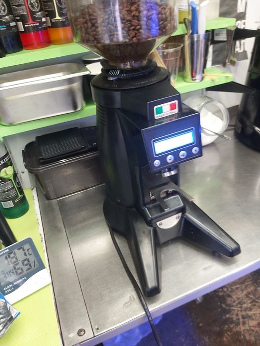 Профессиональная кофемолка " OBEL" продажа / аренда