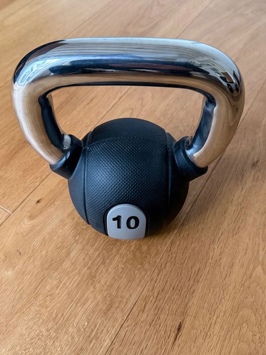Banco Technogym c/ oferta de Kettlebell e Tapete Yoga