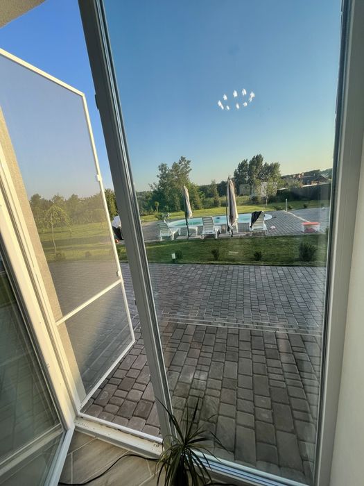 Гарний, Сучасний, добротний  будинок з басейном