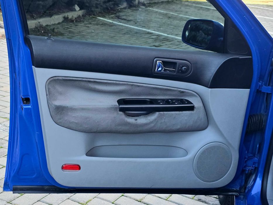 Volkswagen Golf 2000г.в. 1.6 газ-бензин