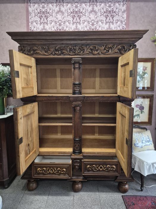 Armário Palaciano Estilo Renascença.  Século XIX.