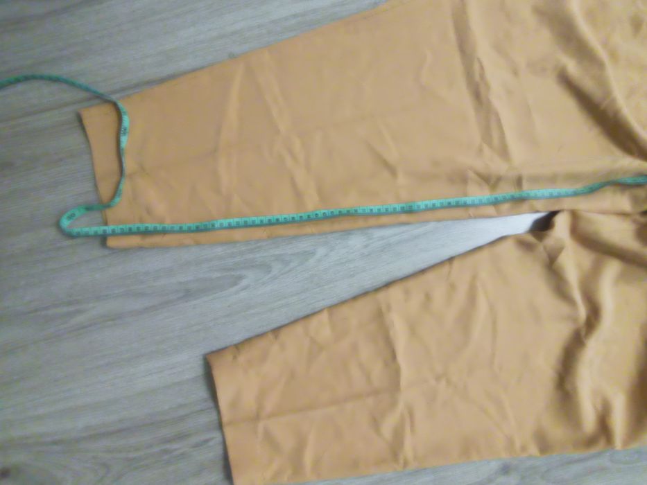 Фирменные брюки Mango