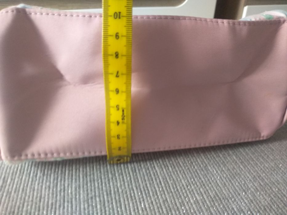 Kosmetyczka Kuferek Avon