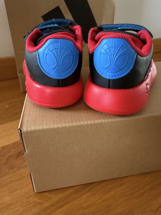 Кросівки дитячі Adidas