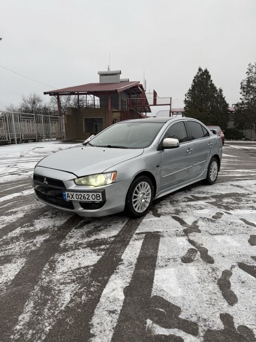 Продам Лансер 2008 года выпуска.
Двигатель 2.0 газ/бенз работает хорошо.
Коробка автомат переключает отлично.
По кузову крашен почти весь без крыши проемов и багажника.
Салон в нормальном состояние.
Комплектация: авто свет авто дождь,без ключевой доступ, камера заднего вида, установлен большой монитор.
Машина на зимней резине.
С документами полный порядок.