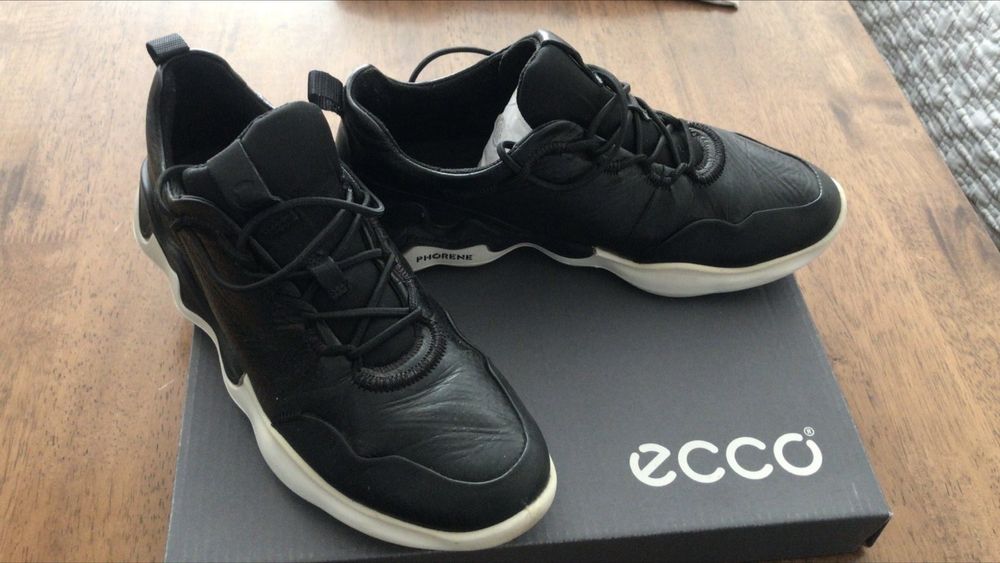 Шкіряні кросівки, черевики ecco