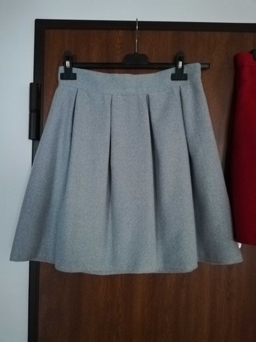 Spódnica szara w literkę A