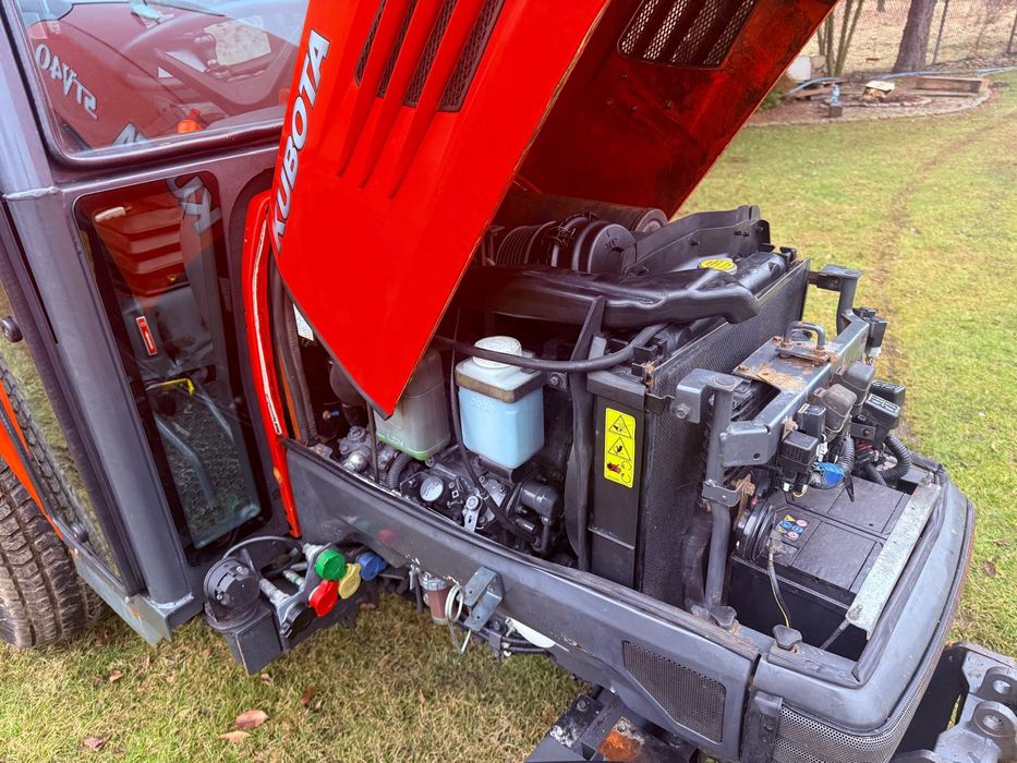 Kubota STV  4x4  traktor ciagnik komunalny  jak deere