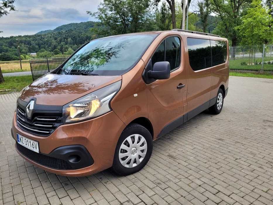 Wynajem busów osobowych