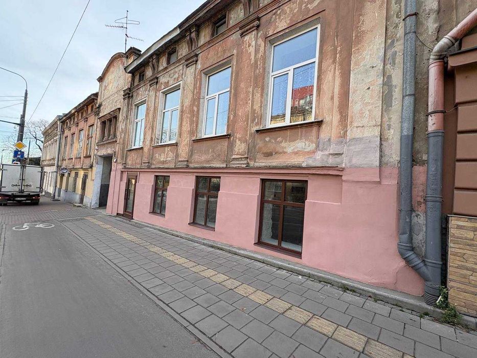 Продаж фасадного приміщення 97 м2, вул. Шевченка