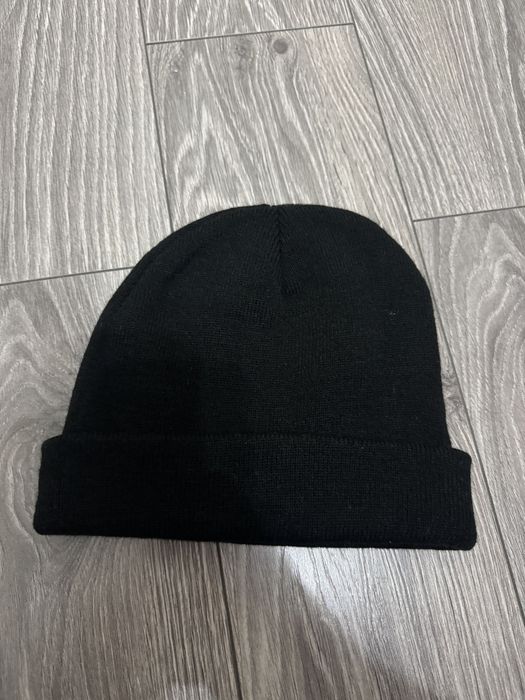 Czarna zimowa czapka