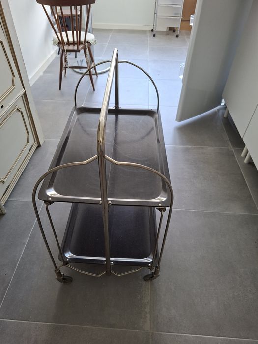 Mesa articulada  com rodas