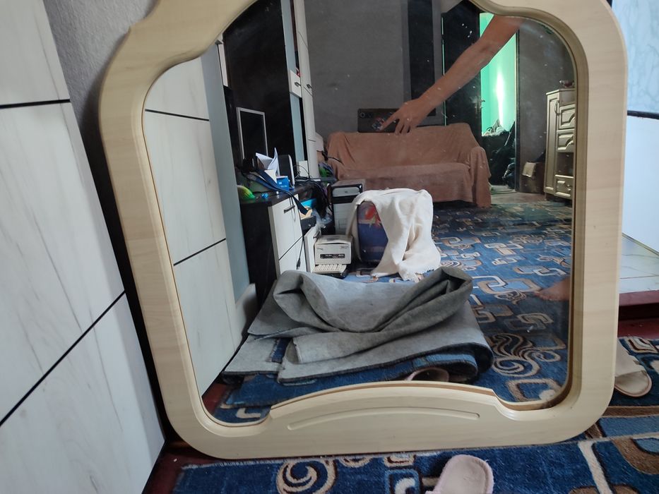 Дзеркало з кріпленнями