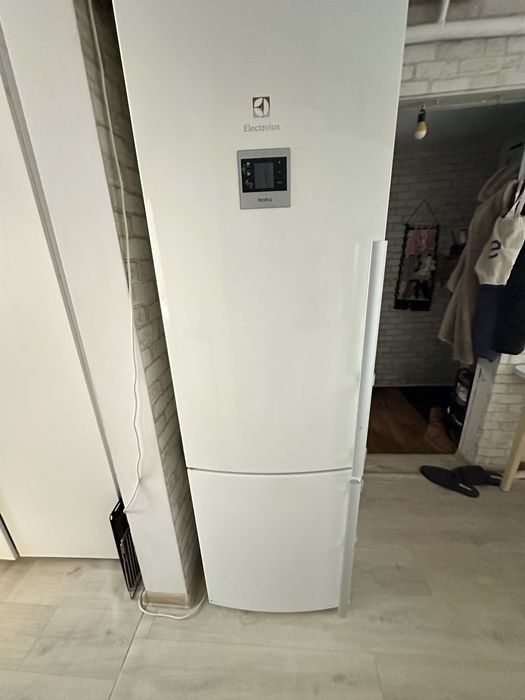 Холодильник Electrolux