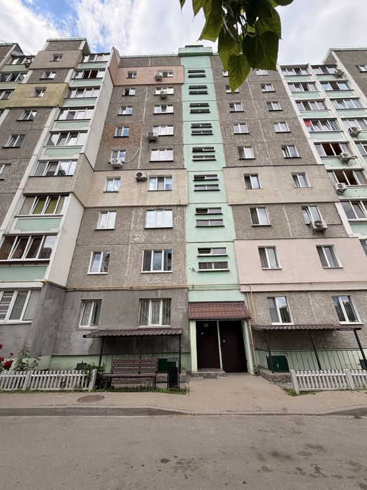 Продаж затишної 2-кімнатної квартири з якісним ремонтом по вул. Льотна