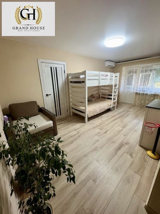 Продам двокімнатну квартиру. Р-н Ковалівка.