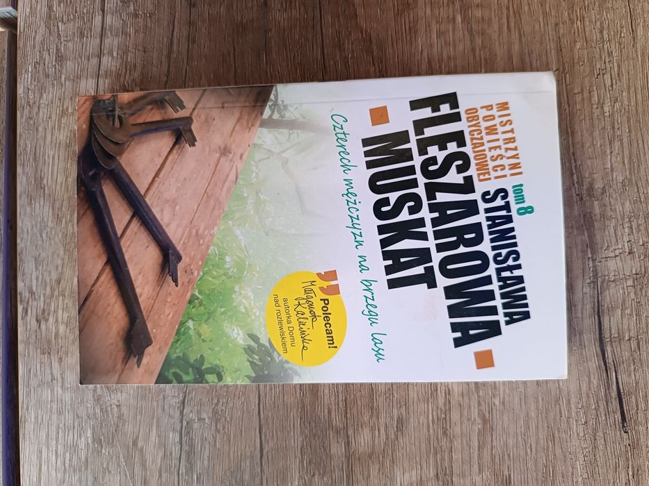 Czterech mężczyzn na brzegu lasu Stanisława Fleszarowa Muskat