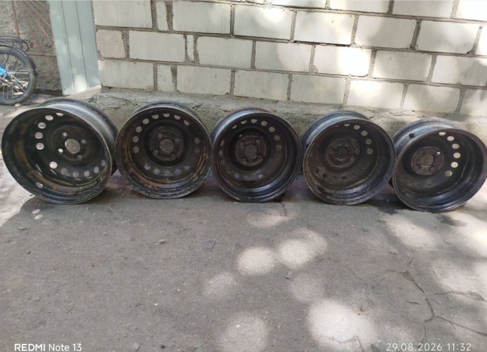 Продам комплект дисков оригинальные Lanos