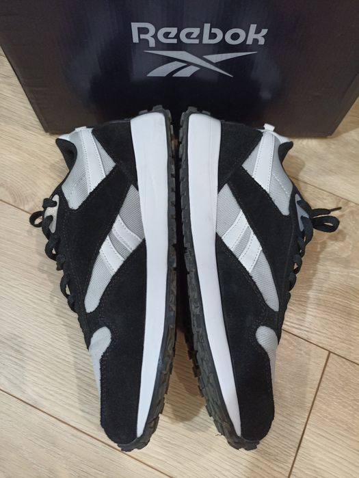 Оригінальні кросівки Reebok 41 стан нові з коробкою