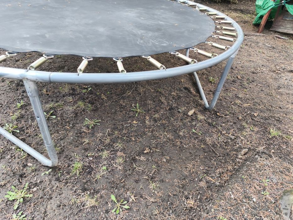 Trampolina ogrodowa