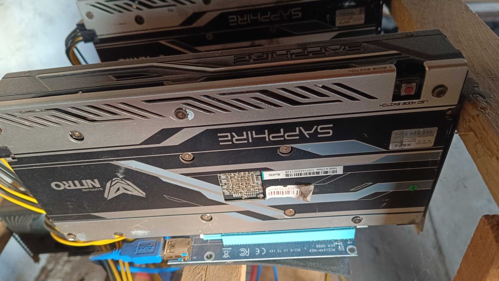 Майнінг ферма на 12 карт Saphire nitro RX 580 8gb