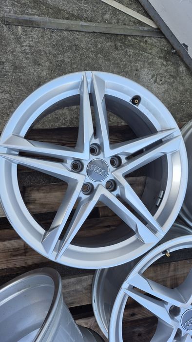 Felgi aluminiowe 18", 5x112, et40,8J. Otwór 66.6.