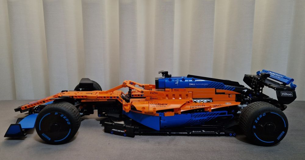 LEGO TECHNIC 42141 "McLaren Formula 1 Team 2022 Race Car"