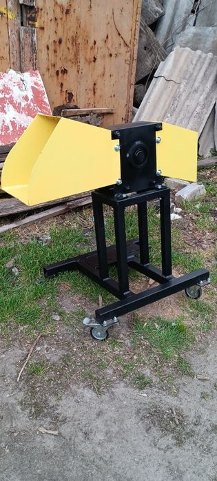 Измельчитель,дробилка для веток