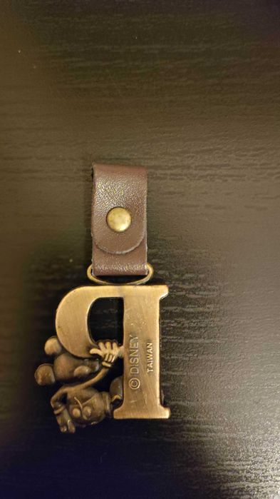 Porta-chave Mickey Mouse letra P