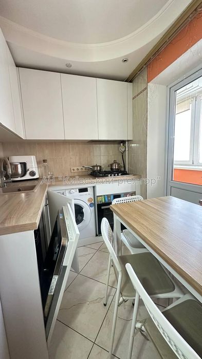 Продам чудову квартиру з ремонтом, метро Лісова. Ореста Левицького 20