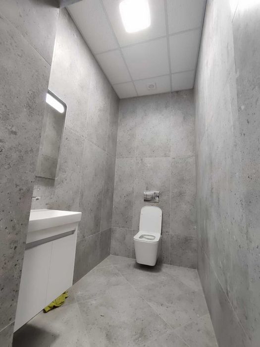 Оренда (продаж)приміщень в центрі міста 719,2 м.,720м по вул.Гузара,49