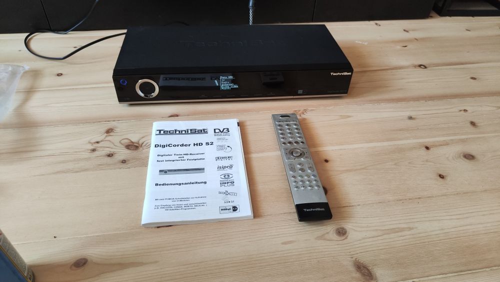 Technisat DigiCorder ISIO S dysk 1Tb pilot
